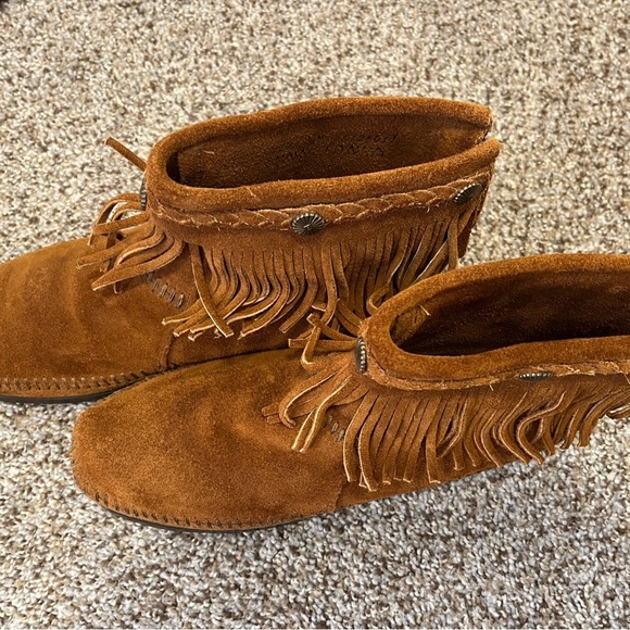 Minnetonka Brown Suede Fringe Booties - Picture 4 of 10